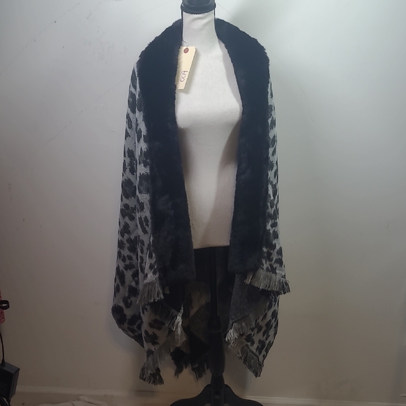 Jessica McClintock Black and Gray Animal Print Wrap
